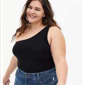 New torrid BLACK ONE SHOULDER FOXY TOP